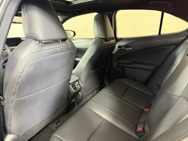 Used 2019 Lexus UX 250h AWD/4WD image 25