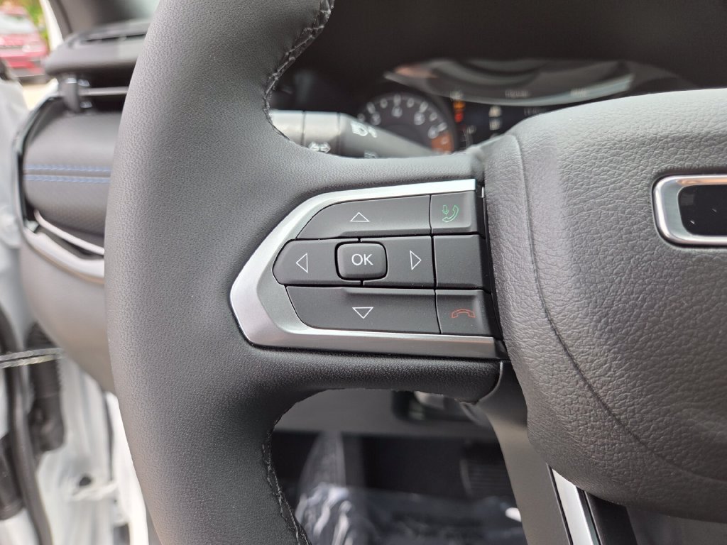New 2026 Jeep Compass Latitude AWD/4WD image 32