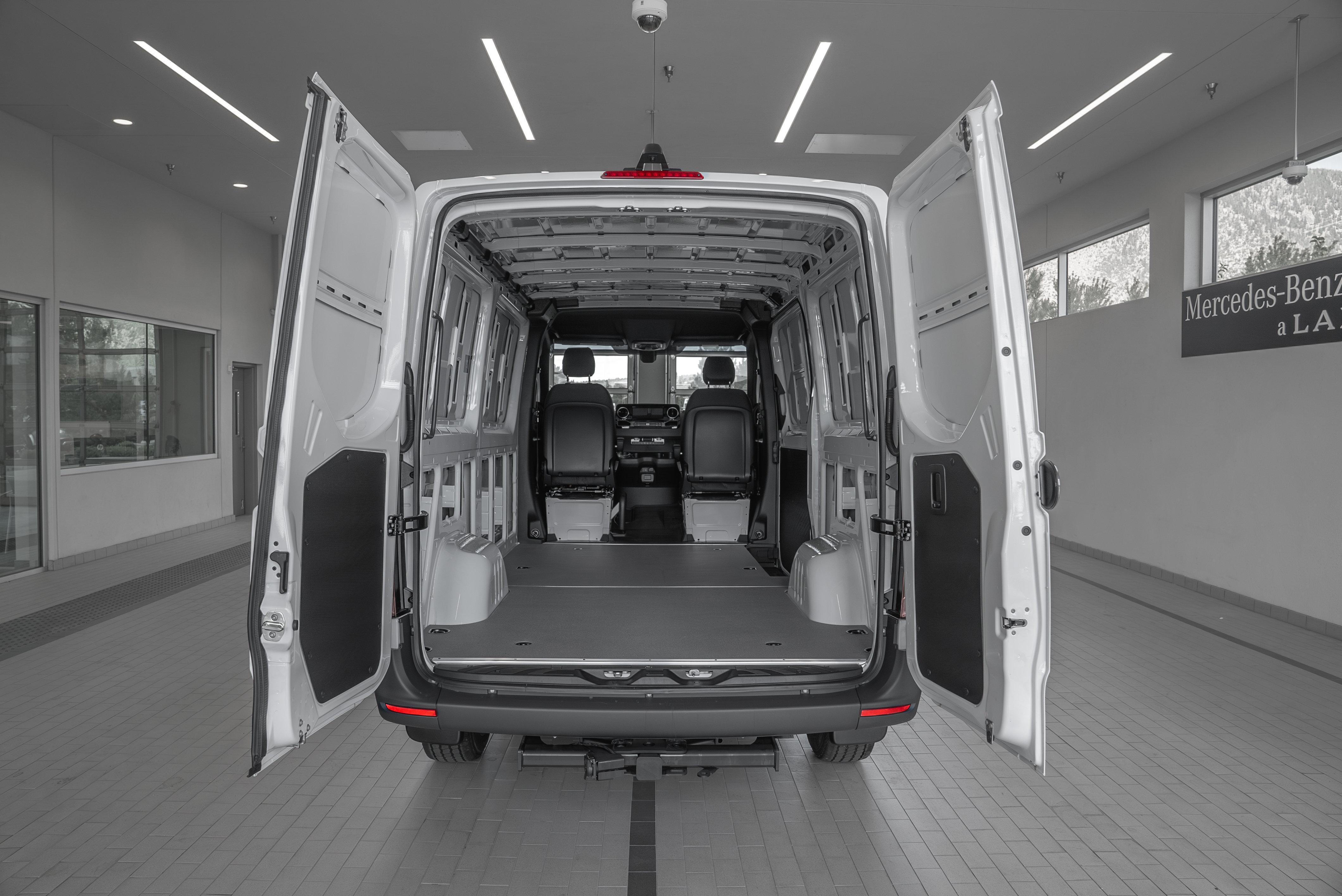 Used 2025 Mercedes-Benz Sprinter 2500 image 15