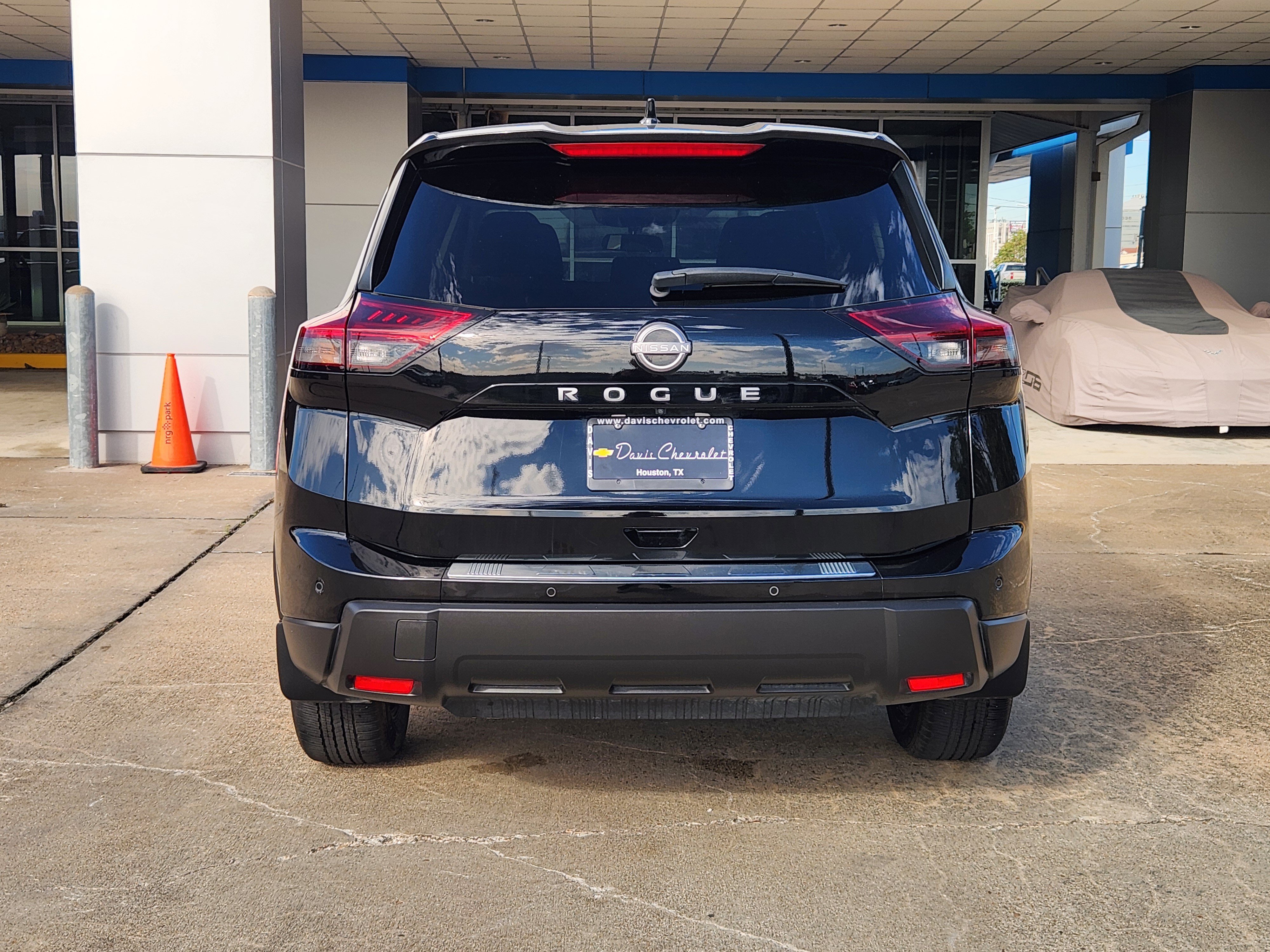 Used 2025 Nissan Rogue SV FWD image 7