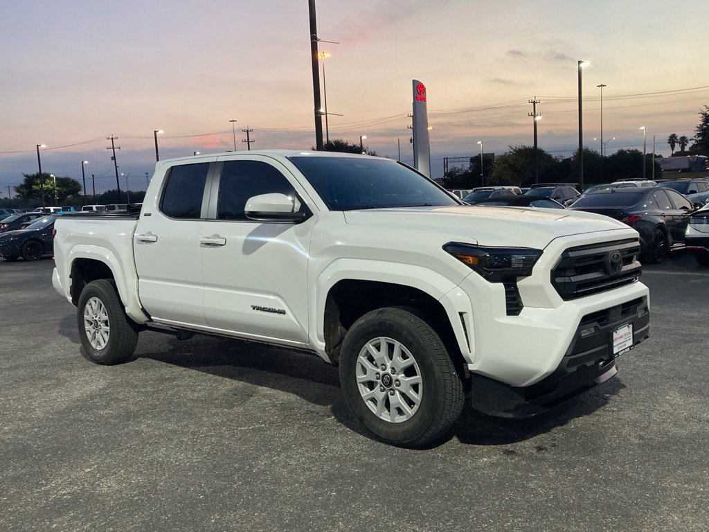 Certified 2026 Toyota Tacoma SR5 AWD/4WD image 3