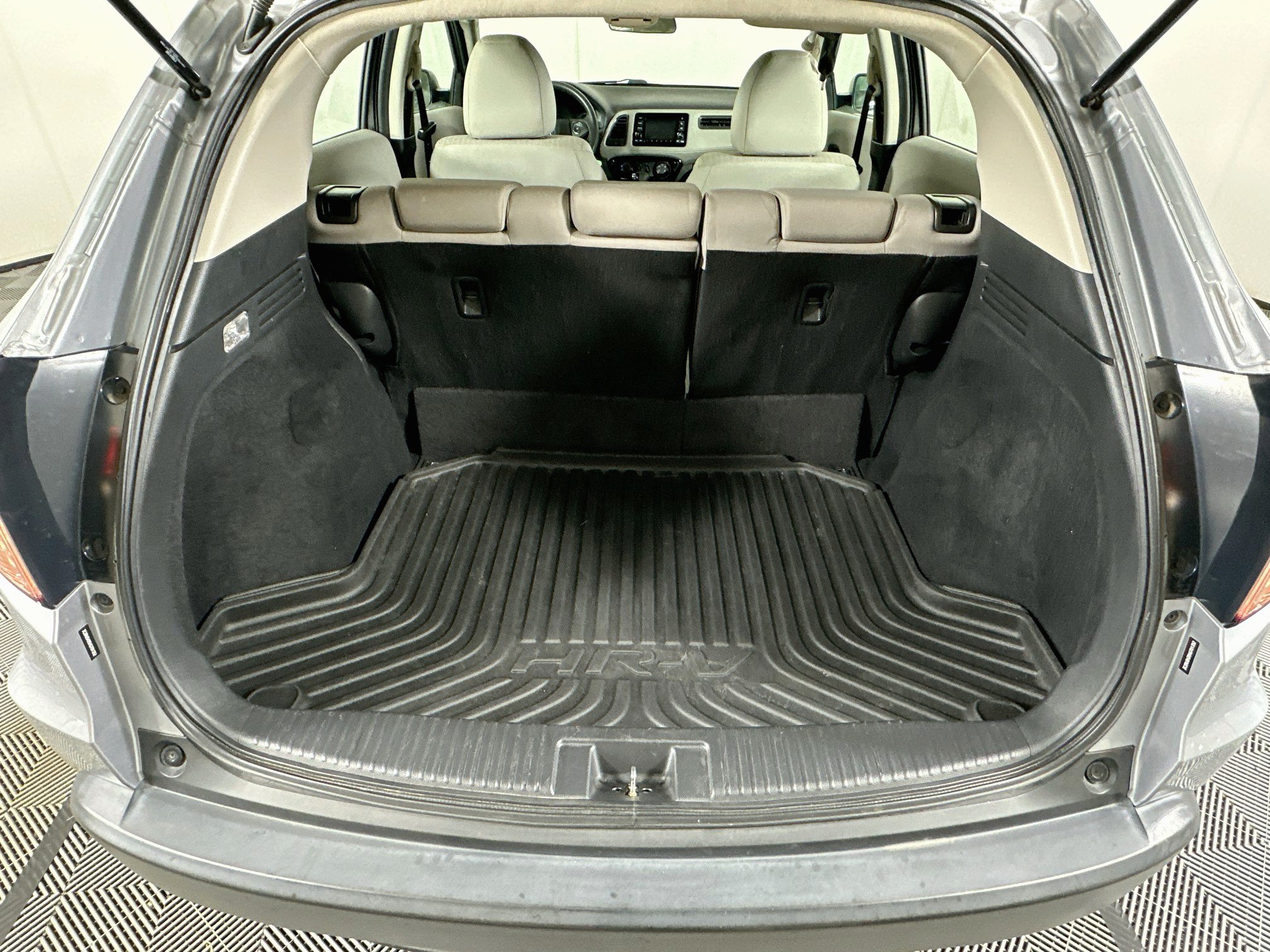 Used 2017 Honda HR-V LX image 27