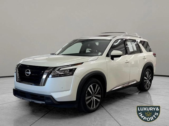 Used 2024 Nissan Pathfinder Platinum image 1