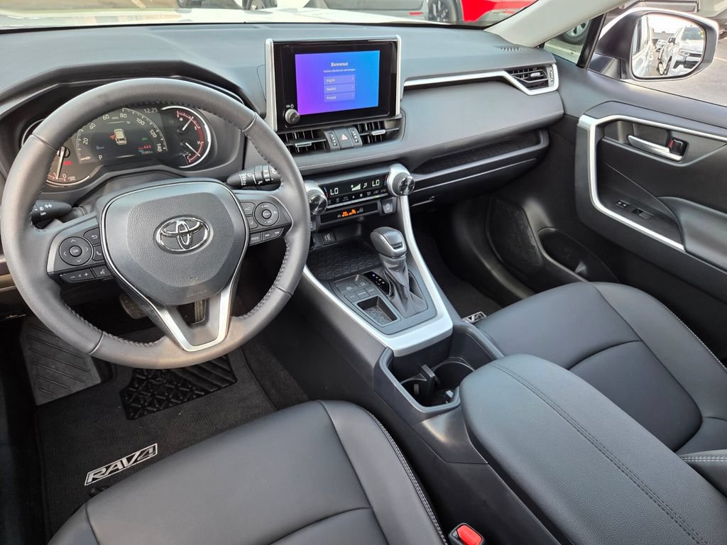 Used 2025 Toyota RAV4 XLE Premium FWD image 9
