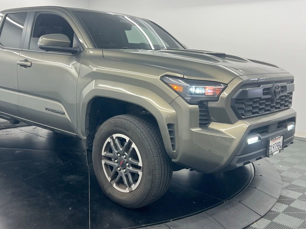 Used 2024 Toyota Tacoma TRD Sport w/ TRD Sport Premium Package image 5