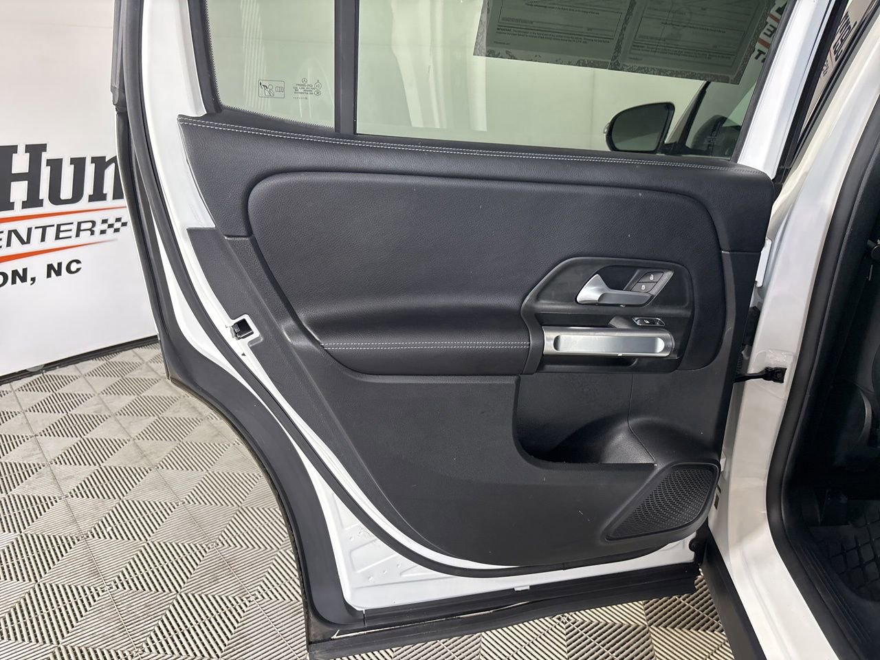 Used 2022 Mercedes-Benz GLB 250 4MATIC image 22