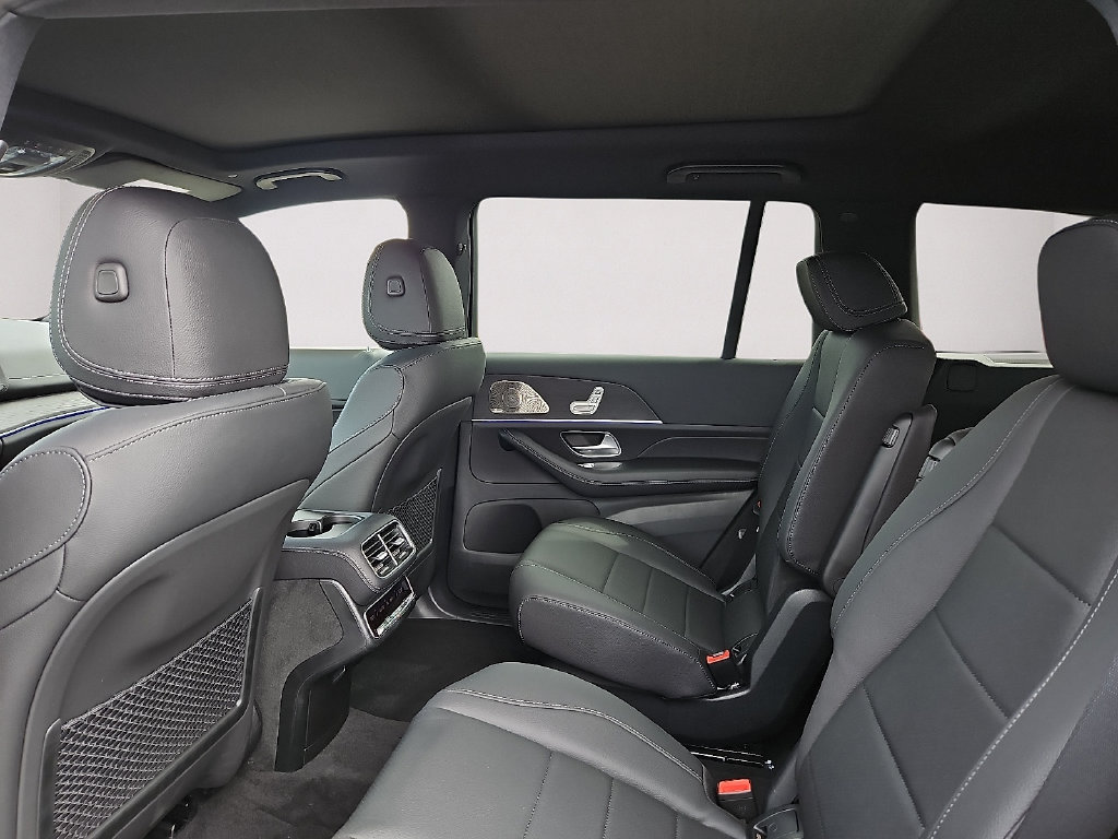 Used 2025 Mercedes-Benz GLS 450 4MATIC image 17