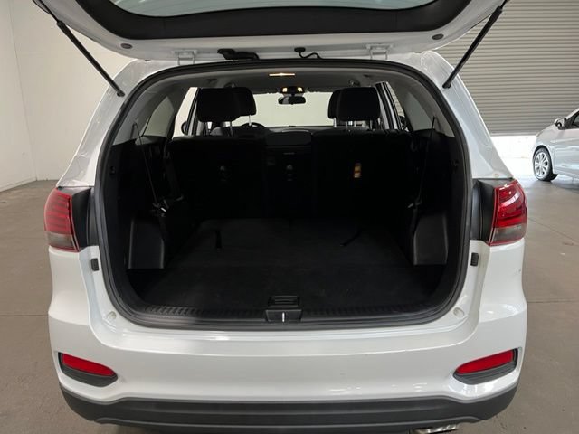 Used 2019 Kia Sorento FWD image 16