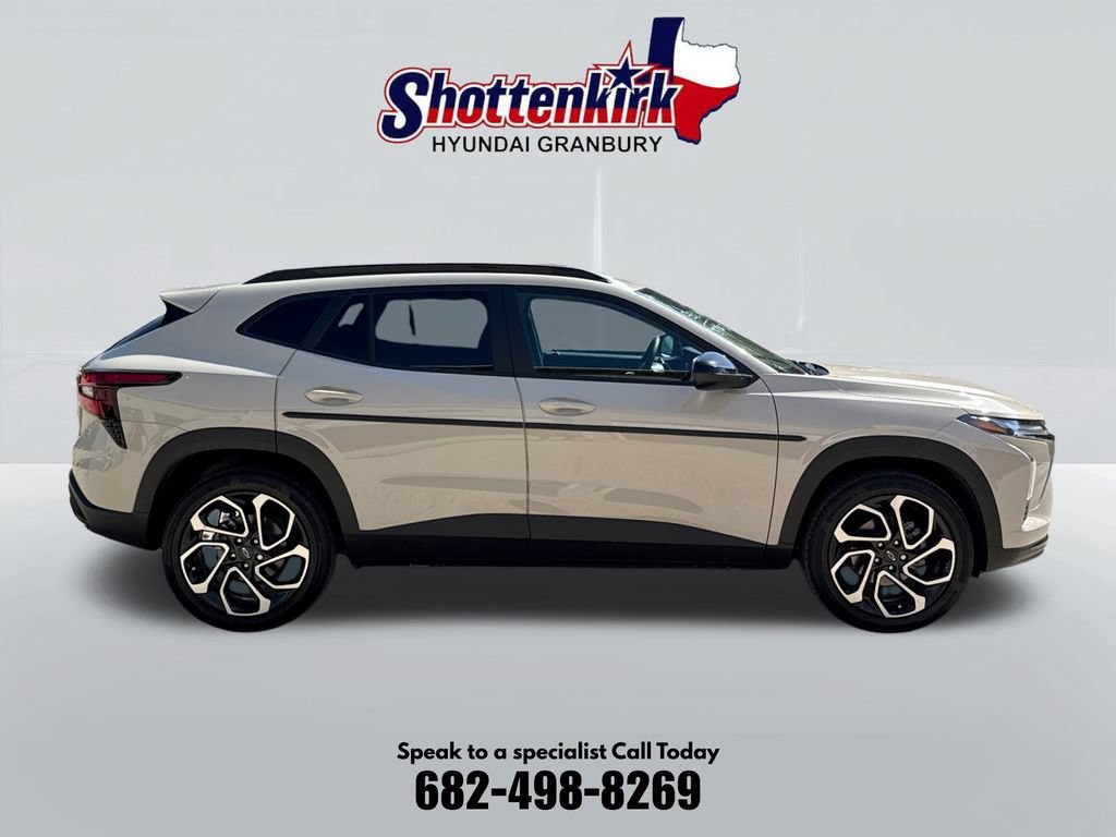 Used 2026 Chevrolet Trax RS w/ Sunroof Package FWD image 5