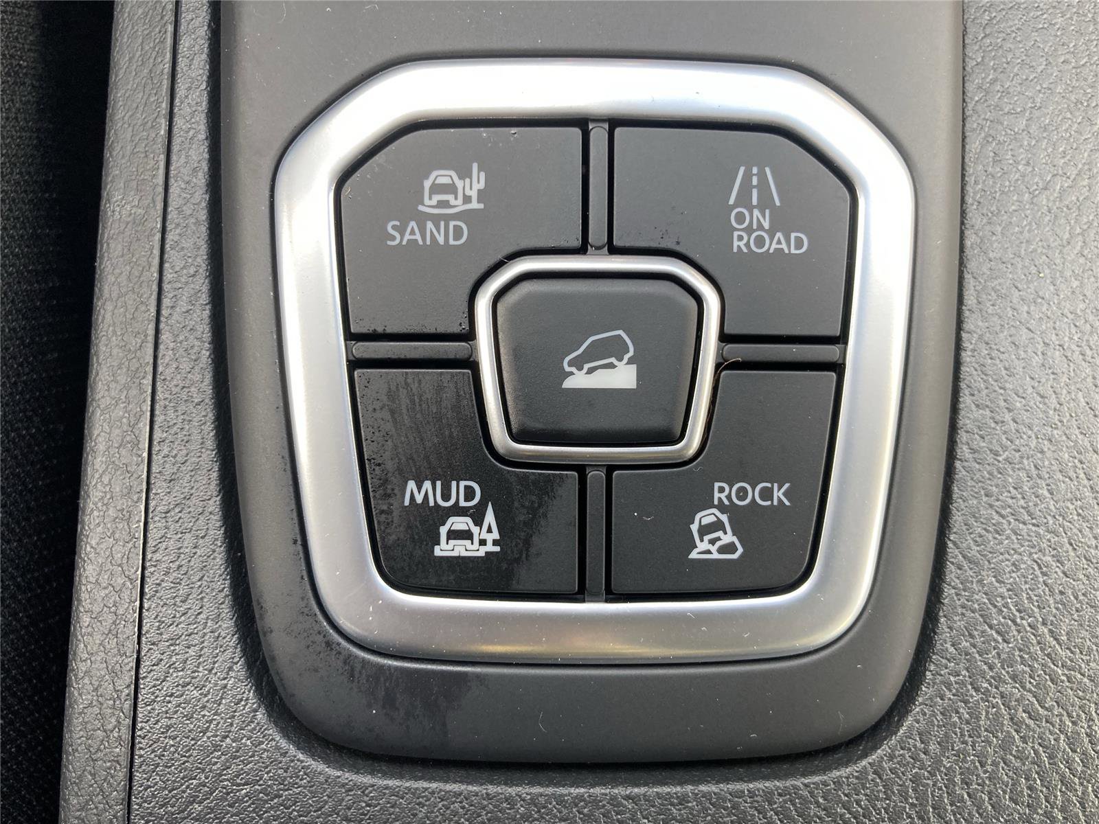 New 2026 Nissan Frontier PRO-4X w/ Pro-4x Convenience Package image 16