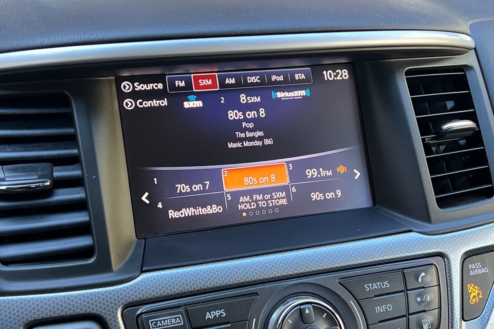 Used 2018 Nissan Pathfinder SL image 26