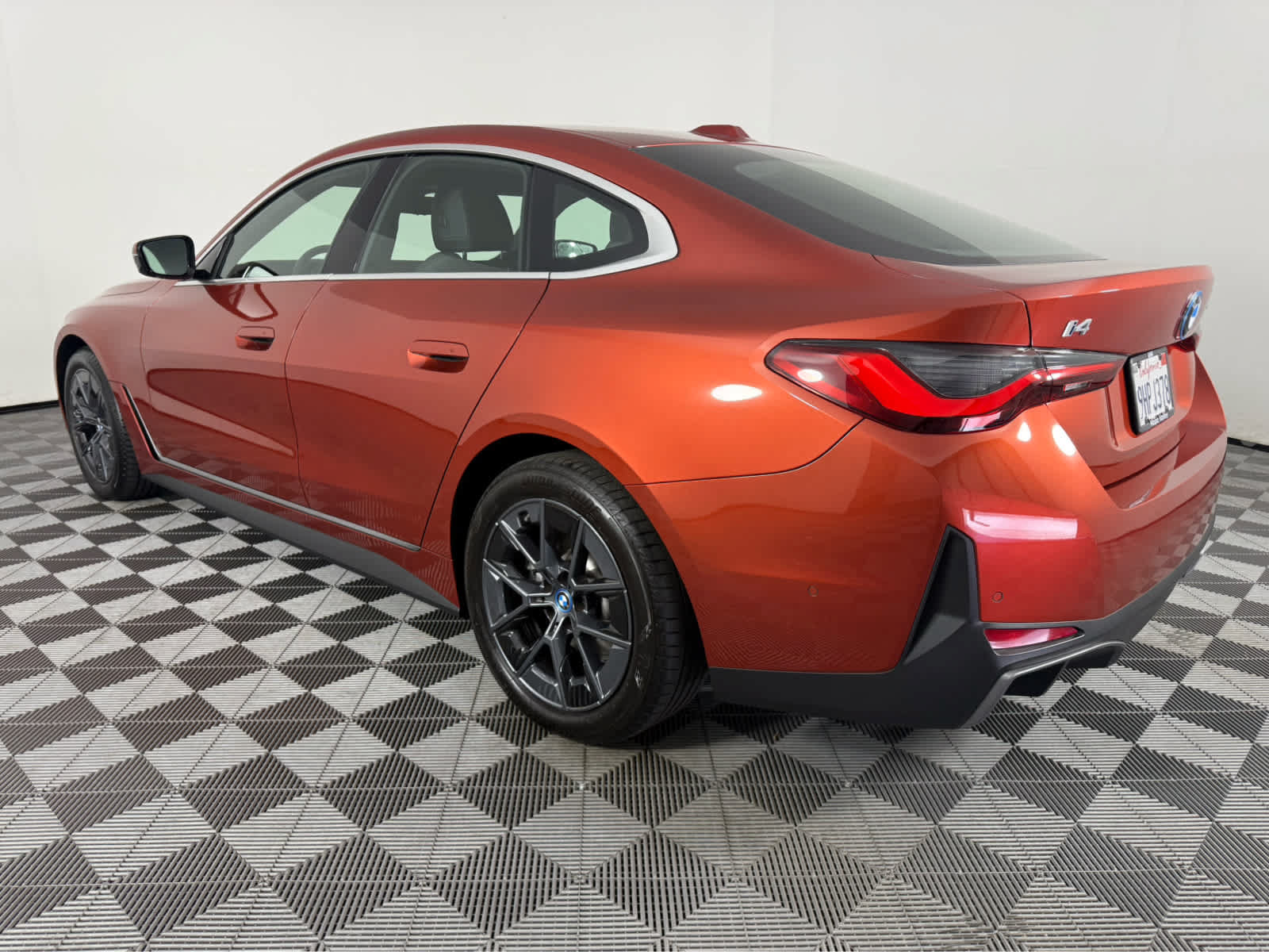 Used 2023 BMW i4 eDrive40 w/ Premium Package RWD image 5