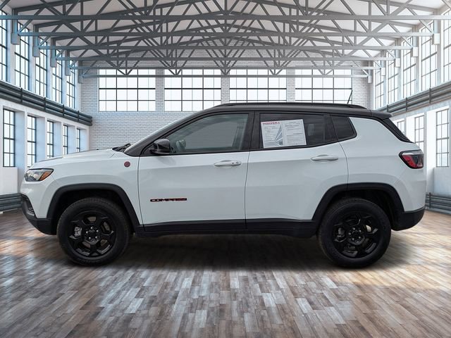 Used 2023 Jeep Compass Trailhawk image 7