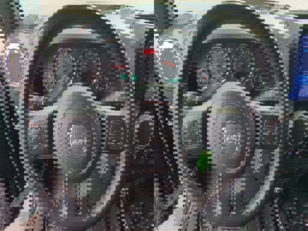 Used 2017 Jeep Wrangler Unlimited Sahara w/ Connectivity Group image 22