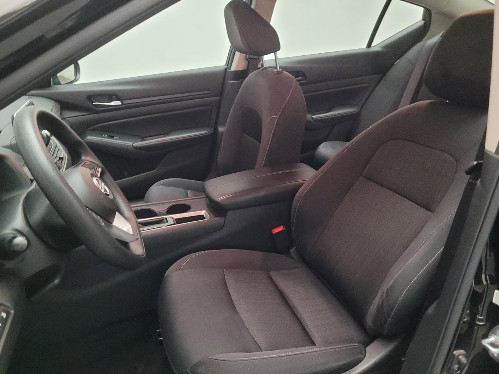 Used 2025 Nissan Altima 2.5 SV FWD image 17