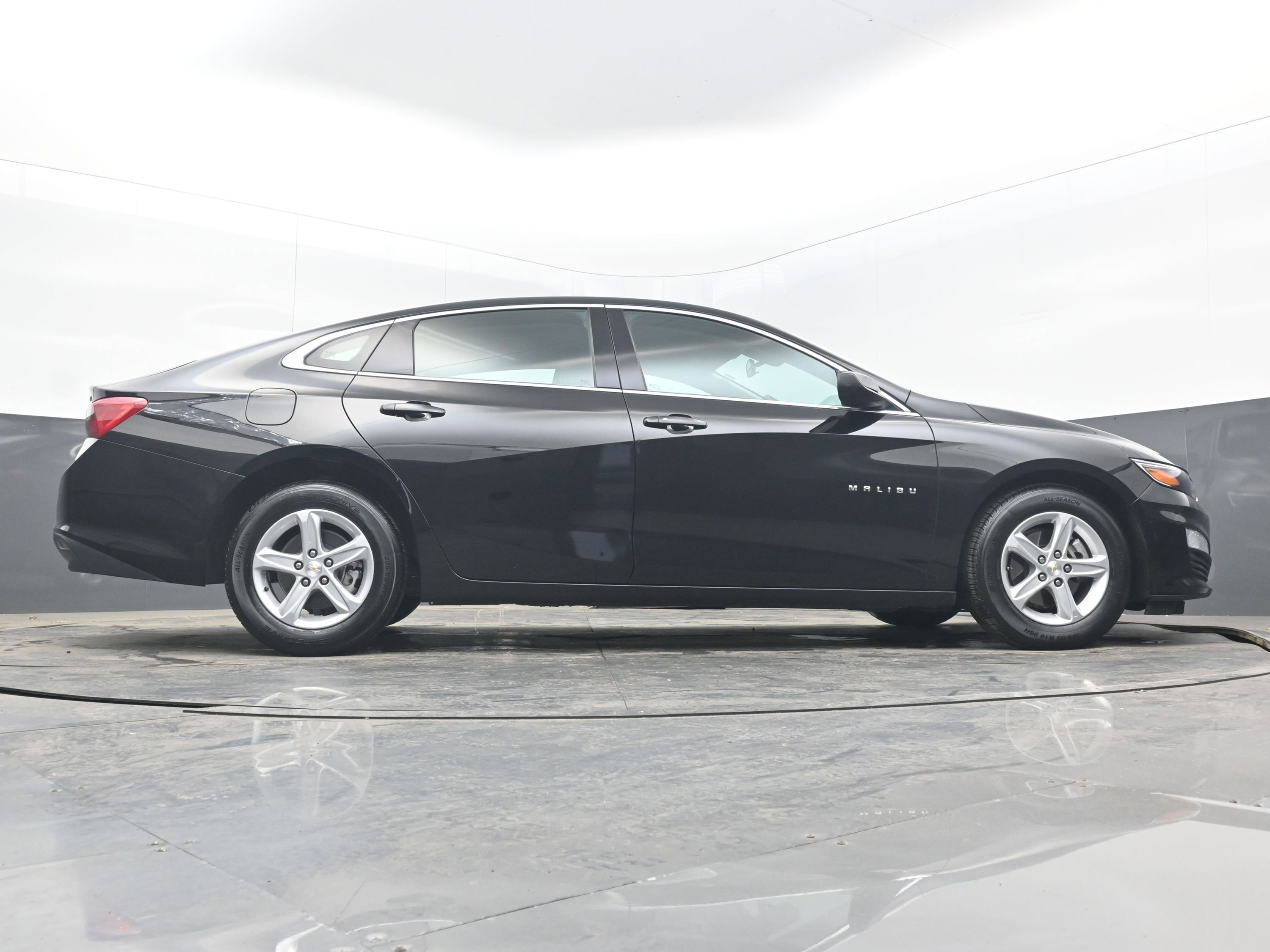 Used 2024 Chevrolet Malibu LT image 29