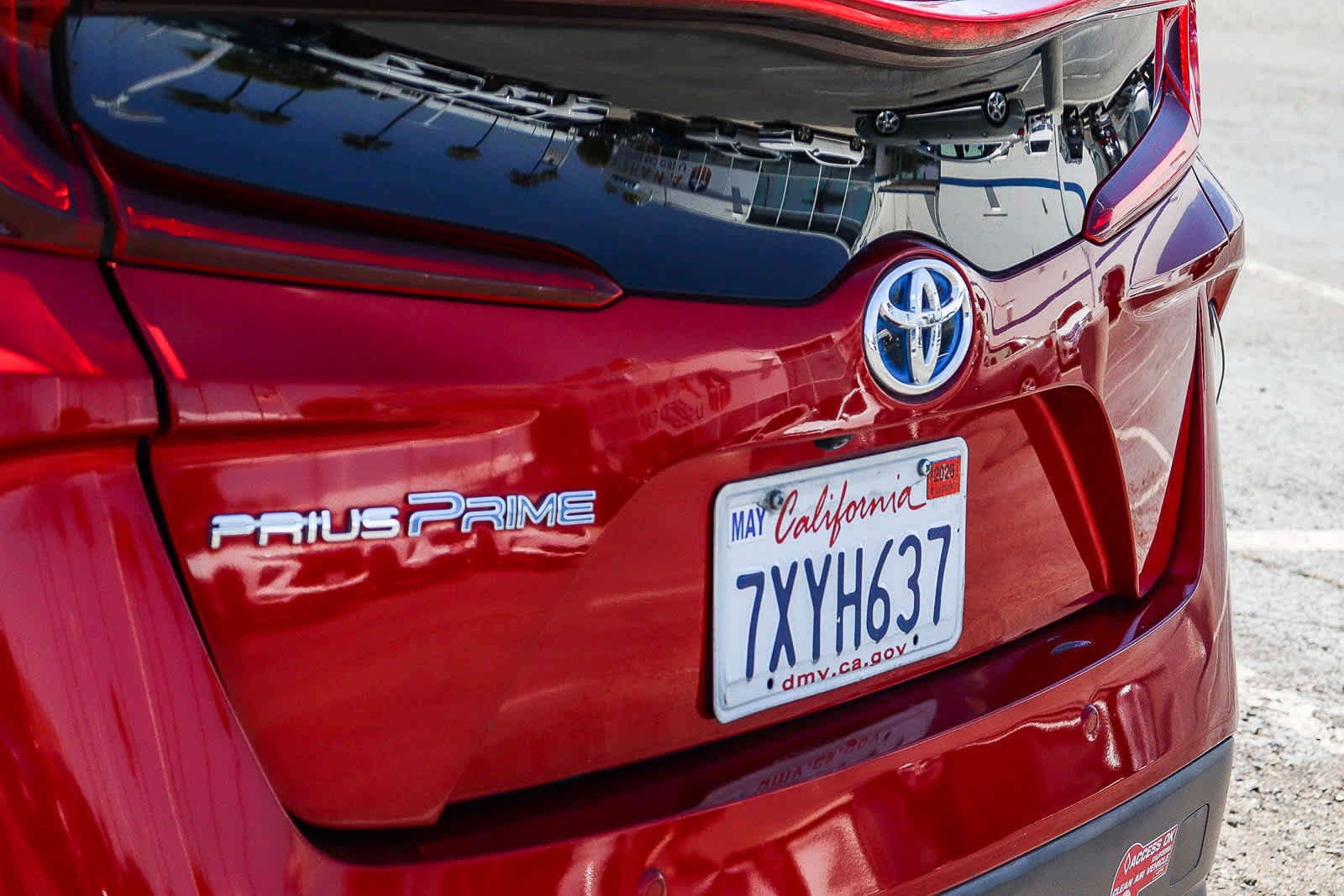 Used 2017 Toyota Prius Prime Advanced w/ Carpet Mat Package FWD image 11