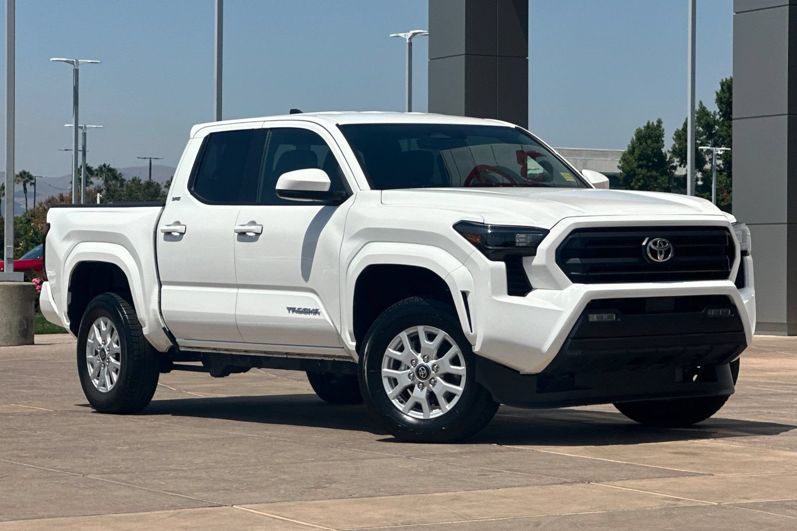 Certified 2025 Toyota Tacoma SR5 AWD/4WD image 2
