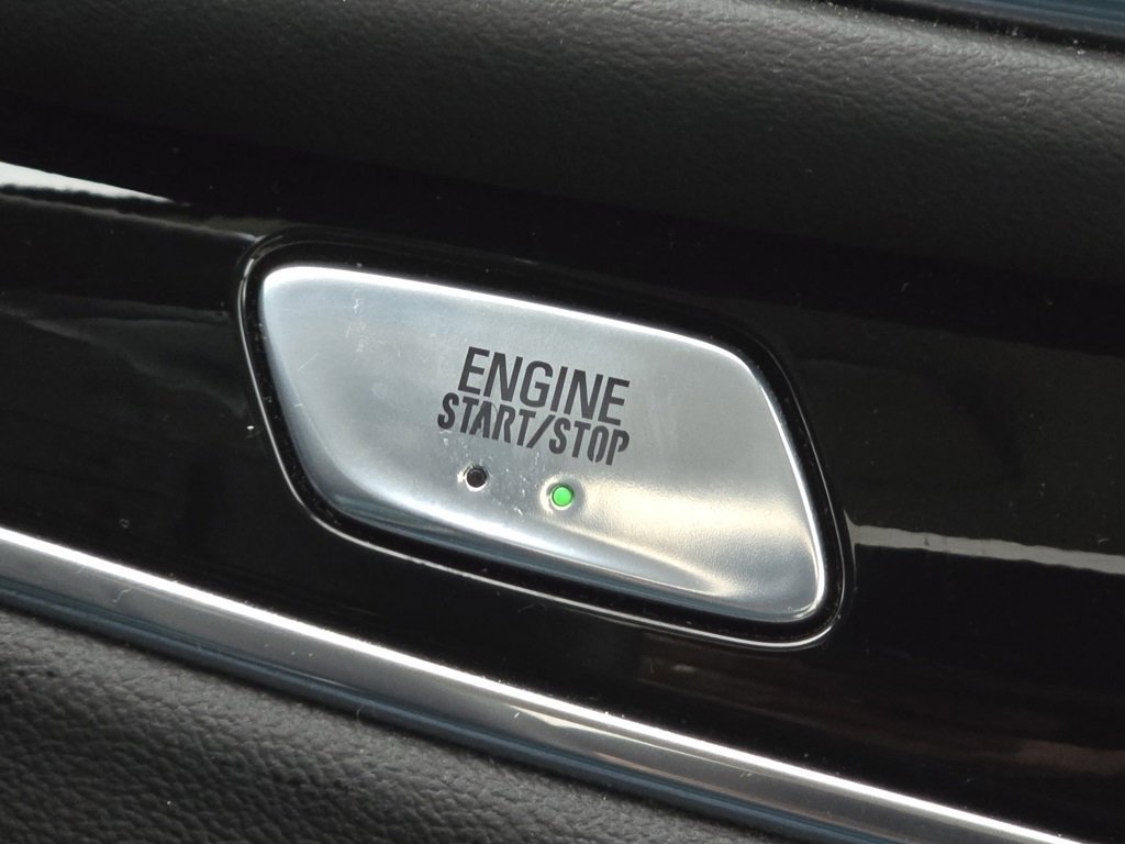 Used 2024 Buick Enclave Avenir image 15