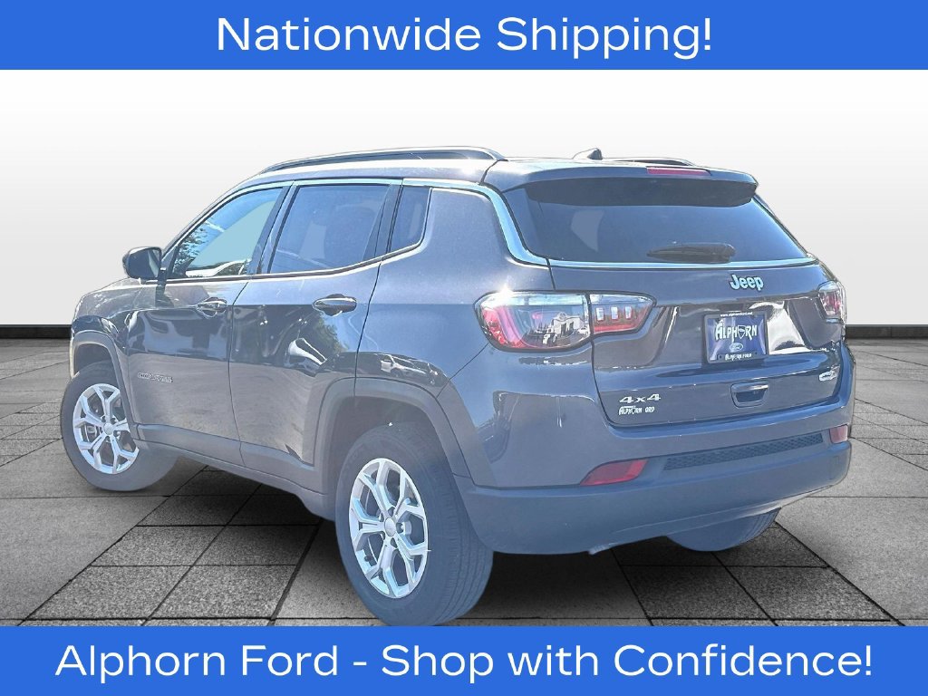 Used 2024 Jeep Compass Latitude AWD/4WD image 5