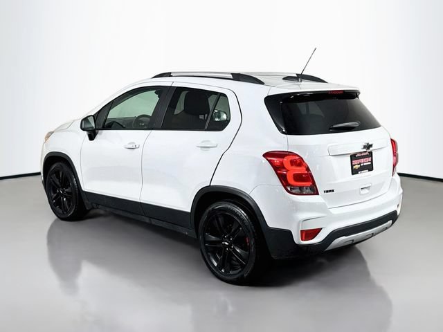 Used 2020 Chevrolet Trax LT w/ Sun & Sound Package FWD image 8