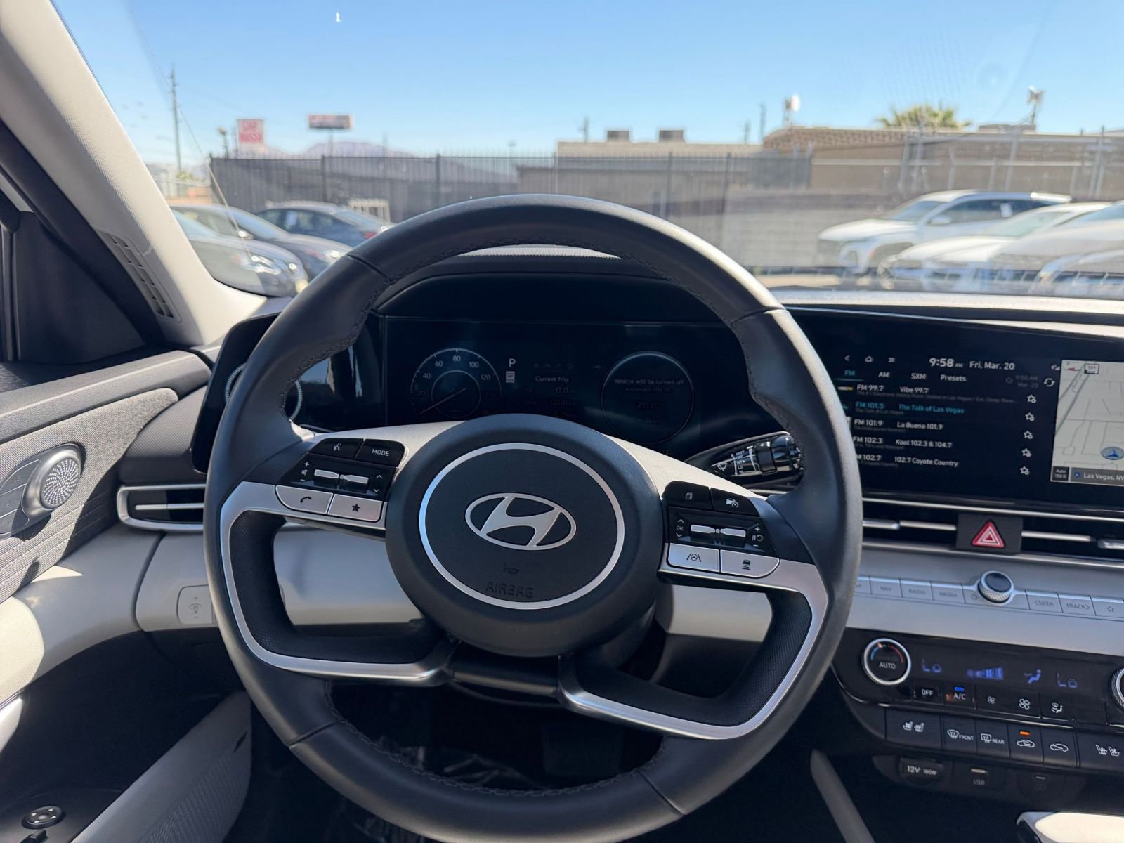 Used 2025 Hyundai Elantra Limited FWD image 36