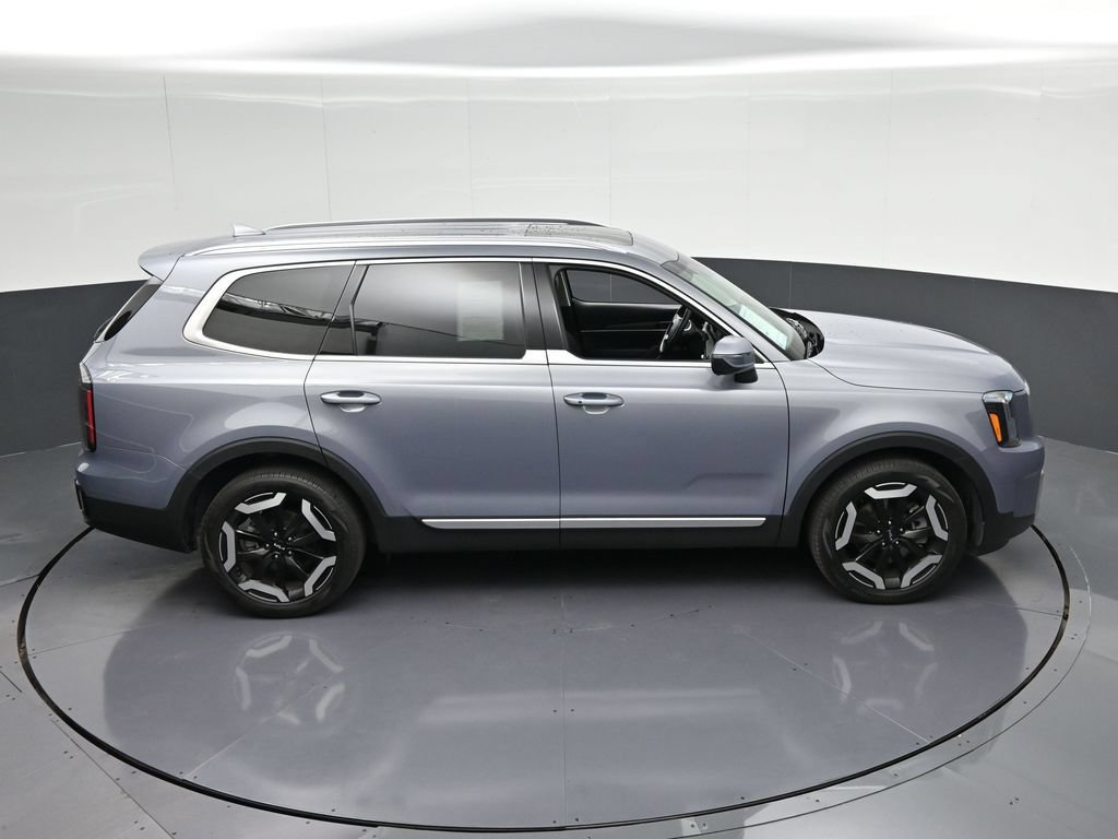 Used 2025 Kia Telluride EX FWD image 21