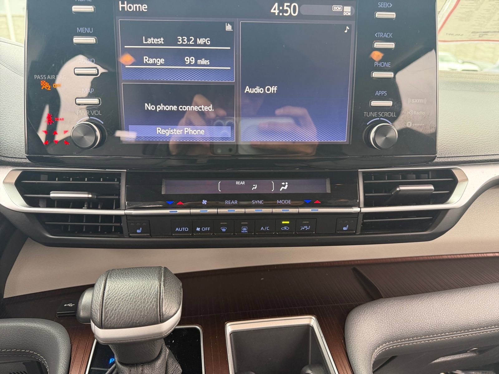 Certified 2024 Toyota Sienna XLE image 17