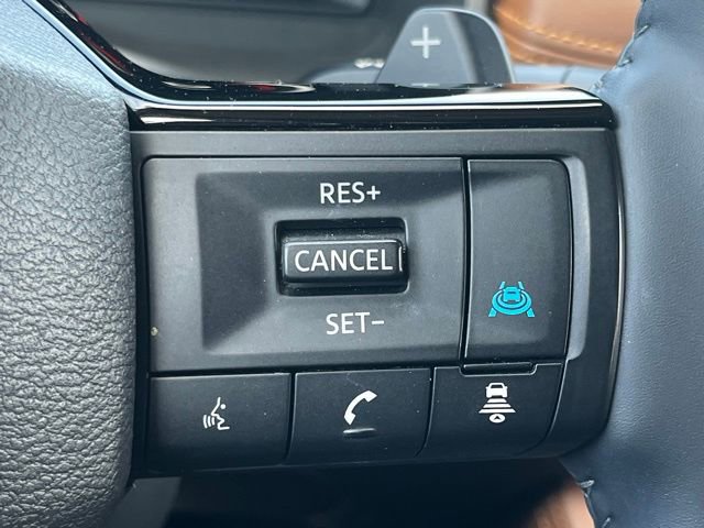 Used 2025 Nissan Rogue Platinum image 13