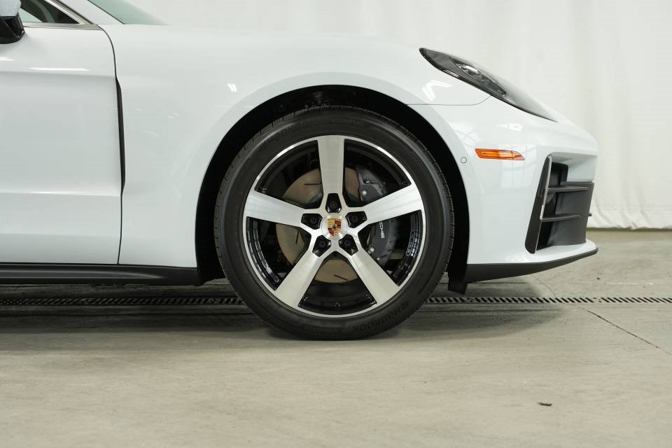 New 2025 Porsche Panamera 4 image 40
