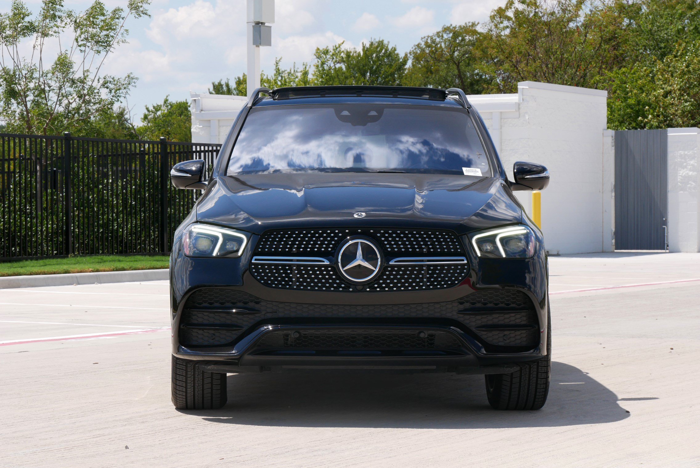 Used 2023 Mercedes-Benz GLE 450 4MATIC image 3