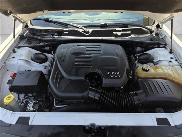 Used 2016 Dodge Challenger SXT Plus RWD image 21
