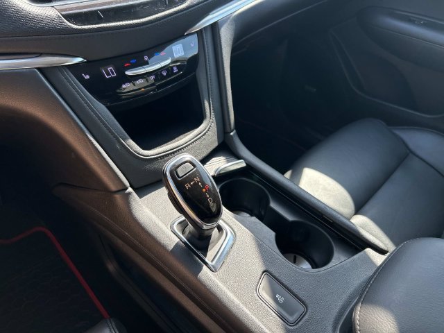 Used 2017 Cadillac XT5 Luxury w/ Driver Awareness Package FWD image 28