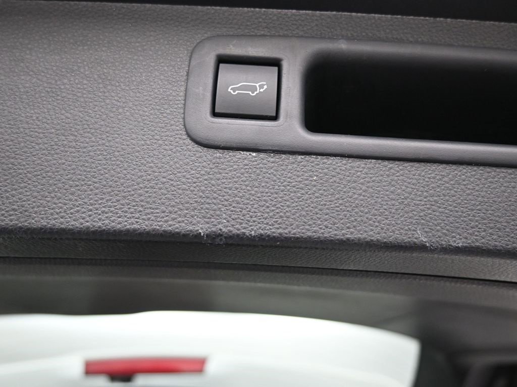 Used 2022 Toyota Highlander XLE image 19