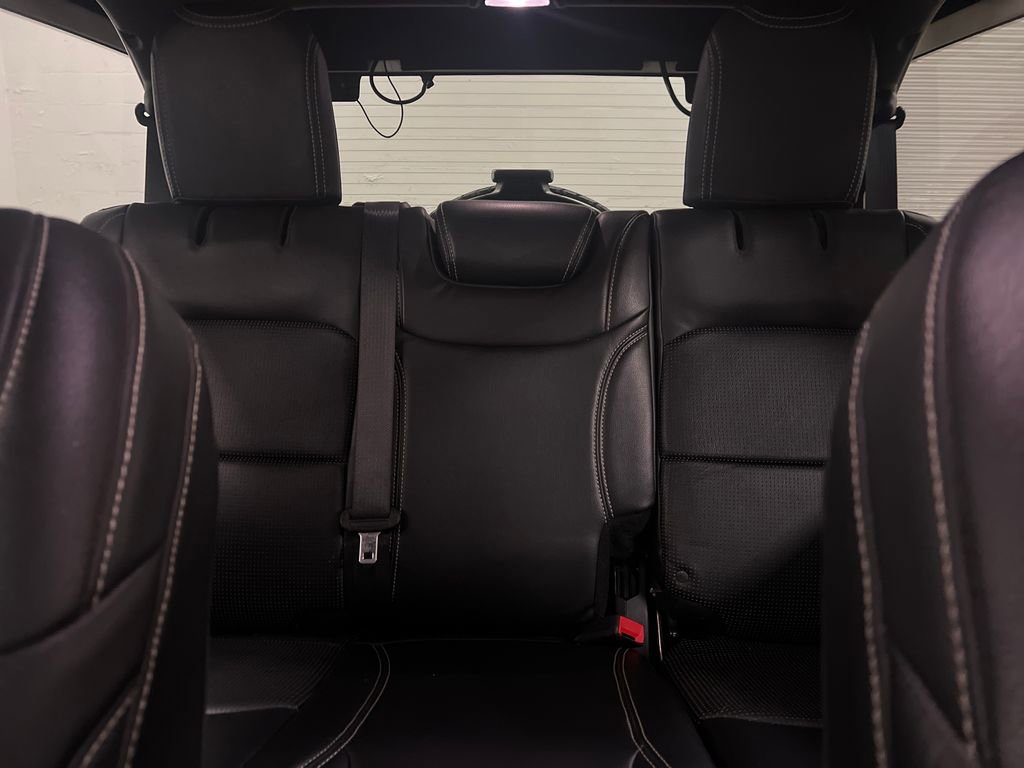 Used 2018 Jeep Wrangler Unlimited Sport S AWD/4WD image 28