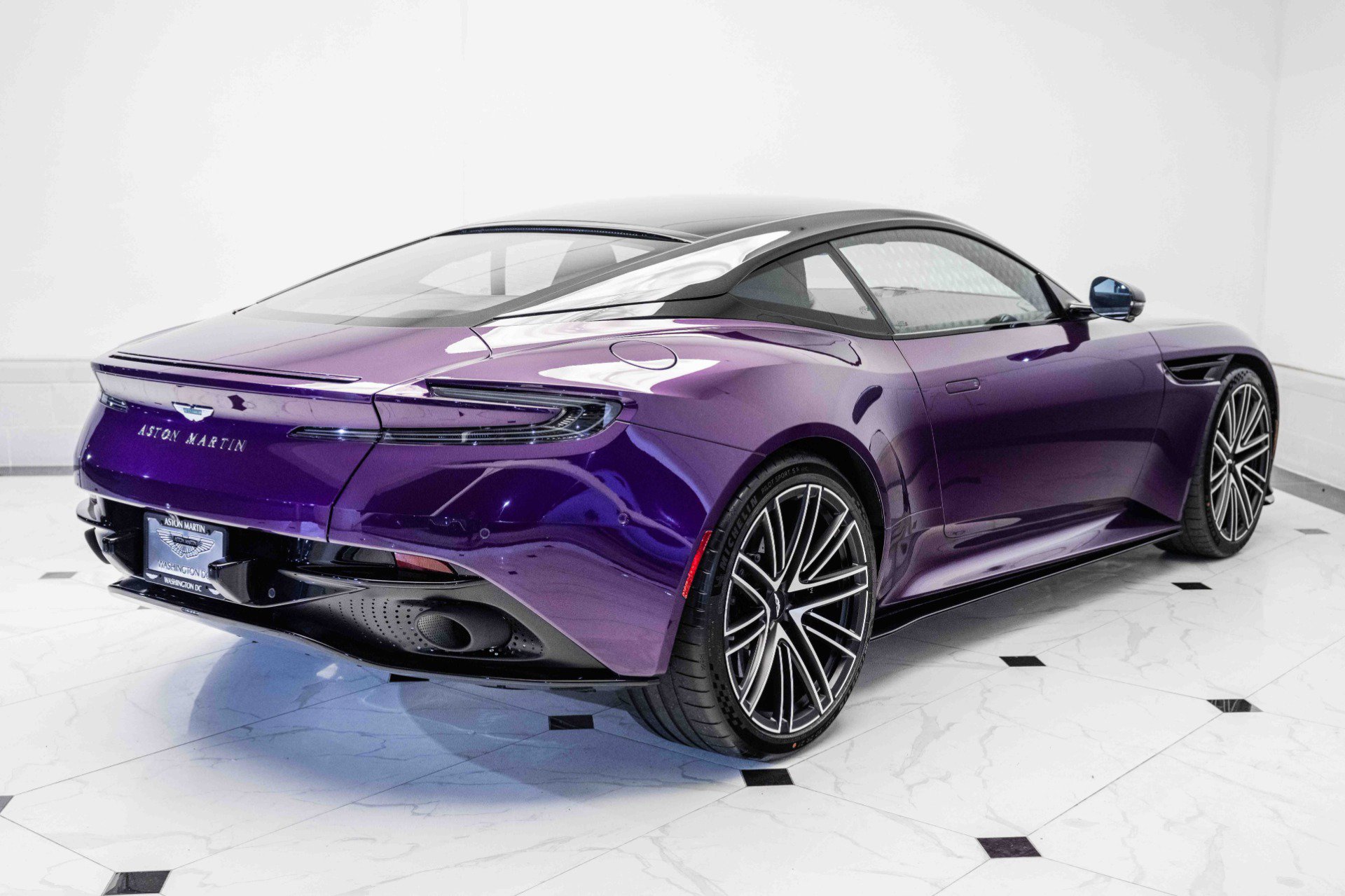Used 2024 Aston Martin DB12 Coupe image 41