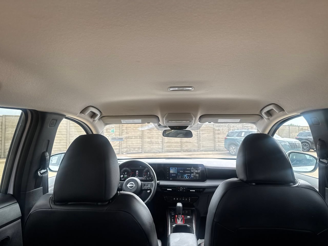 Certified 2025 Nissan Kicks SR FWD image 35
