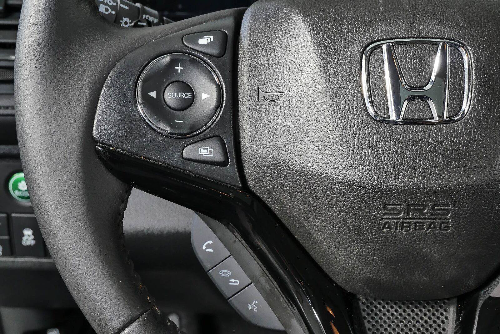 Used 2021 Honda HR-V EX-L image 11