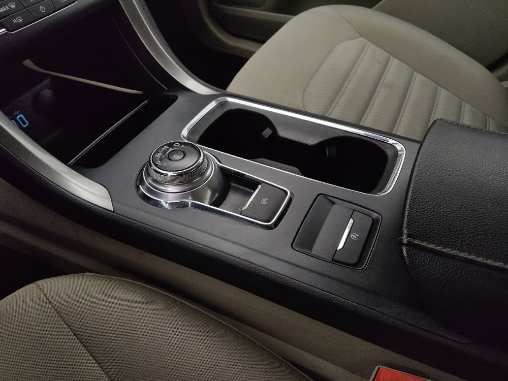 Used 2019 Ford Fusion SE image 26