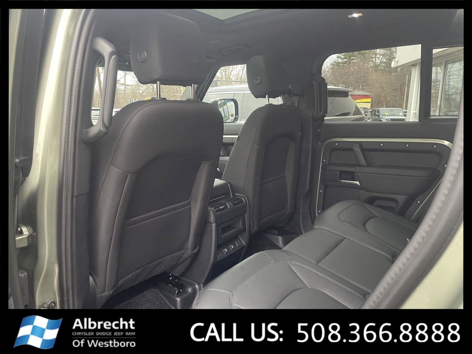 Used 2025 Land Rover Defender 110 S image 12