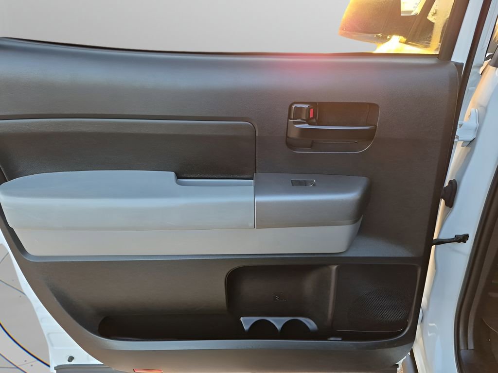 Used 2013 Toyota Tundra 4x4 CrewMax w/ Tow Pkg image 17