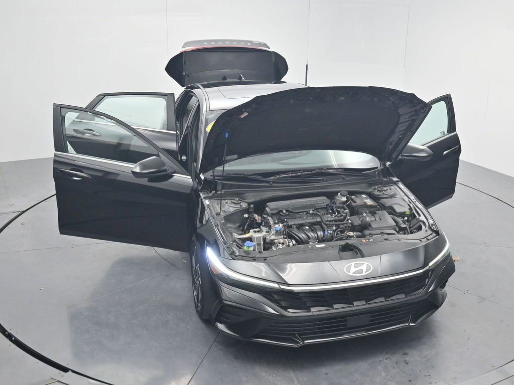 Used 2025 Hyundai Elantra SEL image 48
