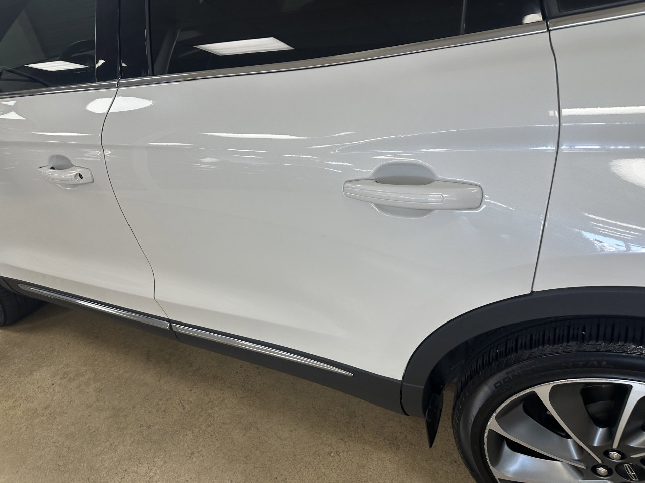 Used 2023 Lincoln Nautilus Reserve w/ Equipment Group 202A image 28