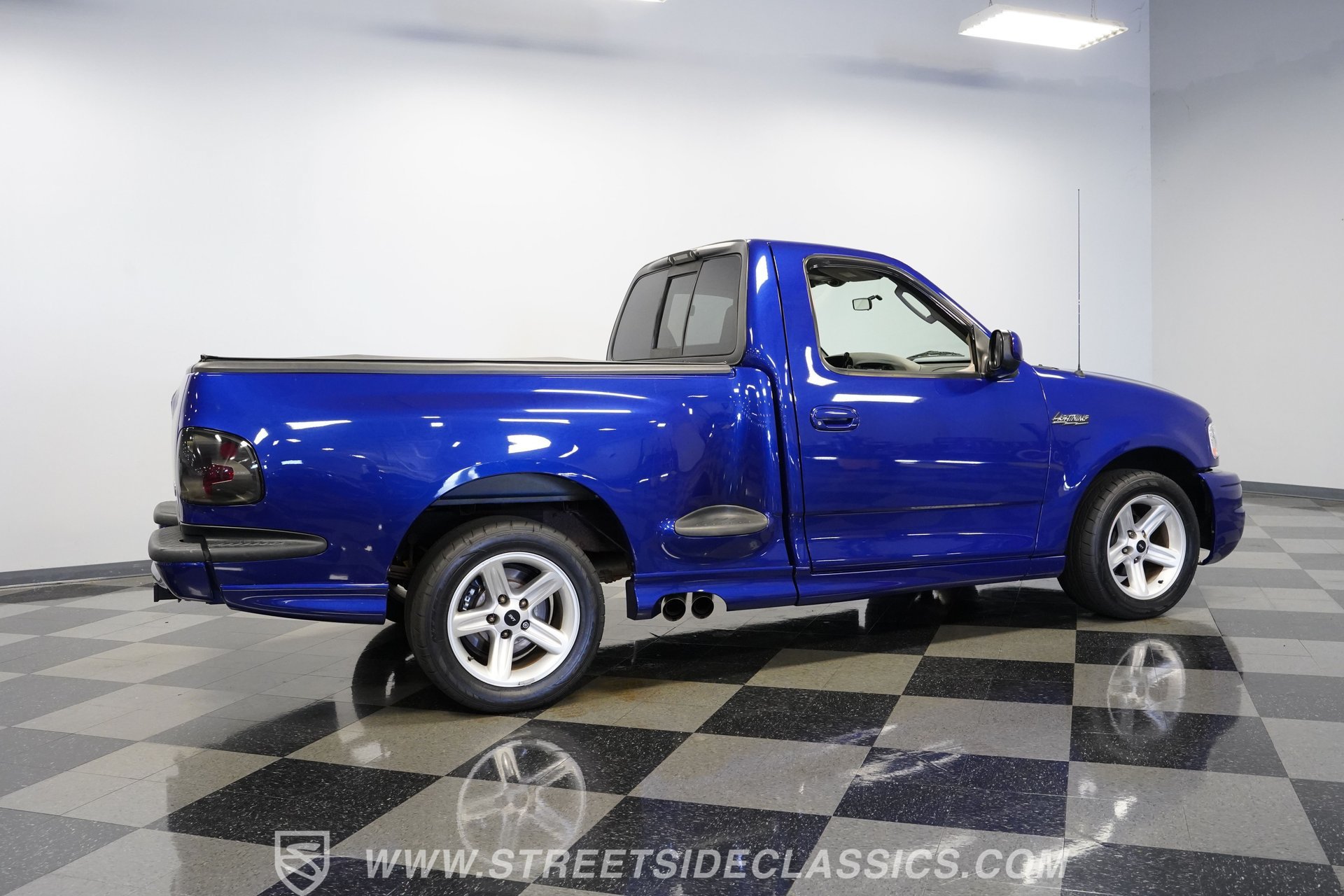 Used 2003 Ford F150 Lightning RWD image 14