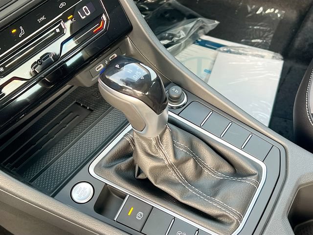 New 2026 Volkswagen Jetta SE FWD image 16