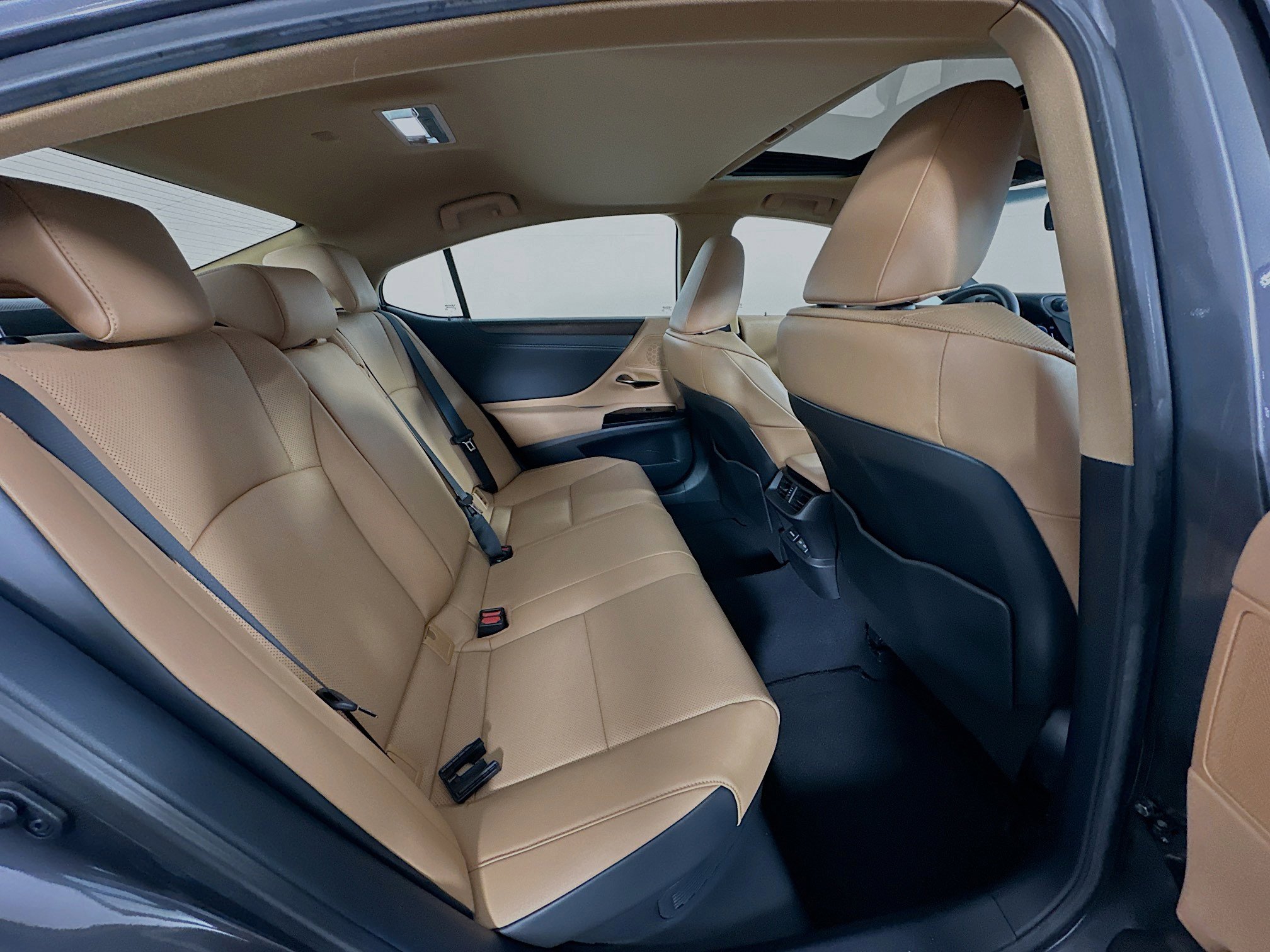 Used 2025 Lexus ES 300h ES 300h w/ Premium Package image 31