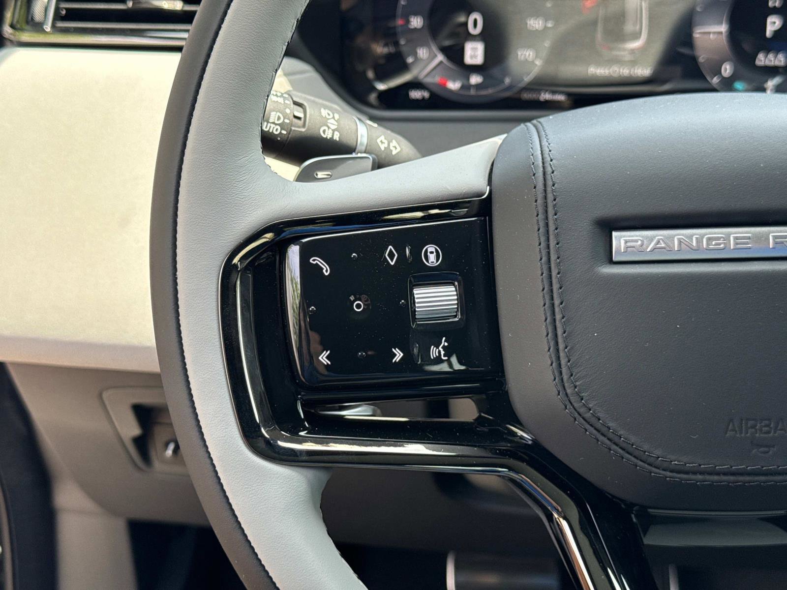 New 2026 Land Rover Range Rover Velar Dynamic SE image 27