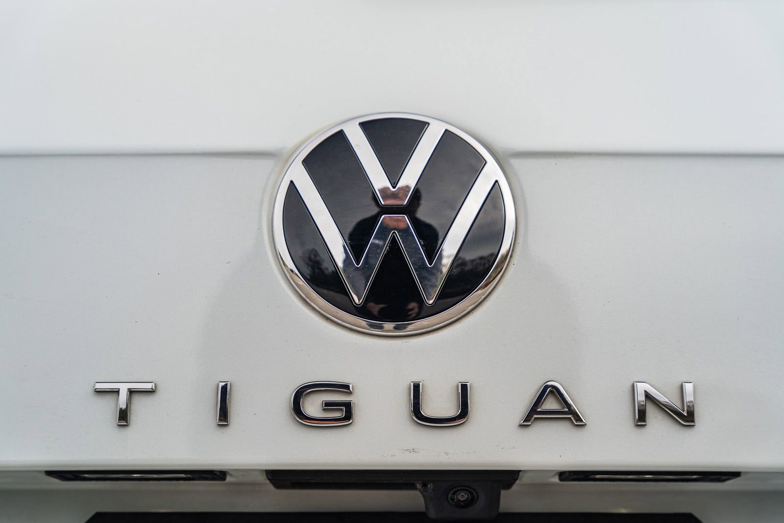 Used 2024 Volkswagen Tiguan SE R-Line image 16