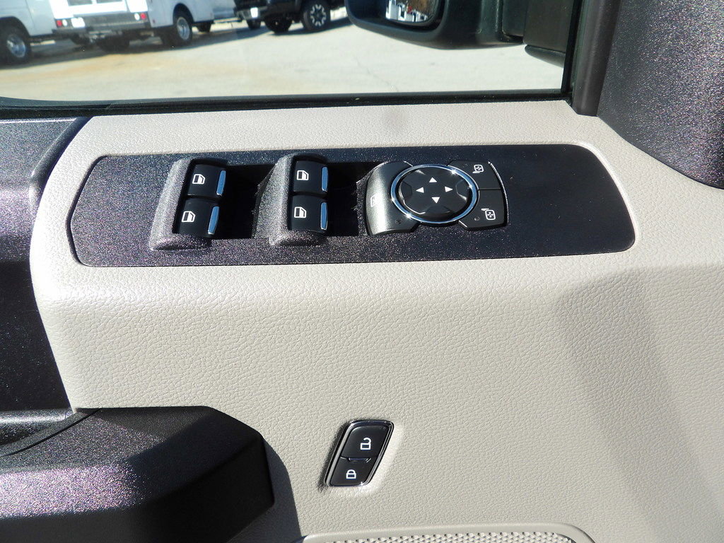 Used 2019 Ford F250 XL w/ Power Equipment Group image 15