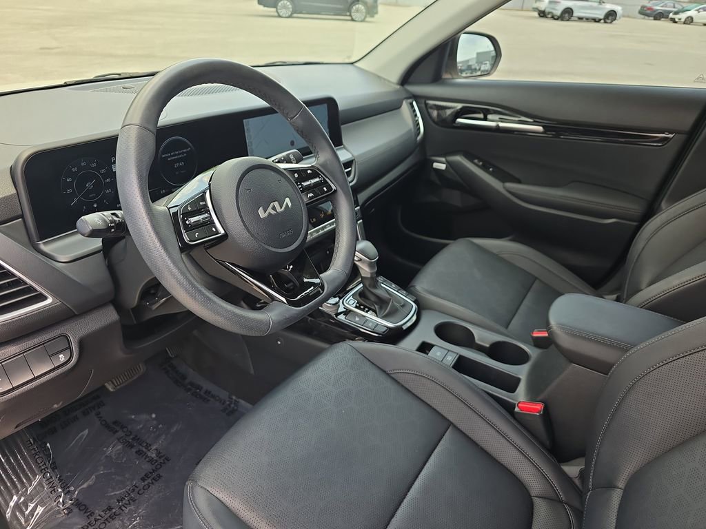 Used 2024 Kia Seltos SX image 16